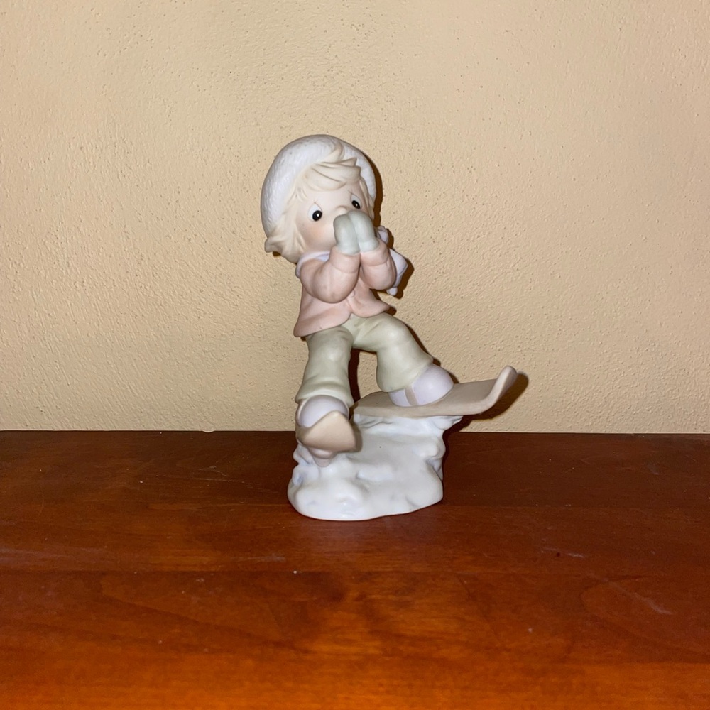 Precious Moments Figurines Lot #4 - Picture 2 of 6